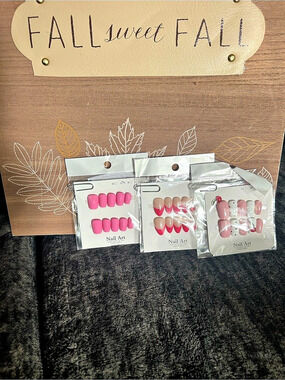 Nail Art Brand Press-On Nail Art Sets Pink & White and Ted tip NWT